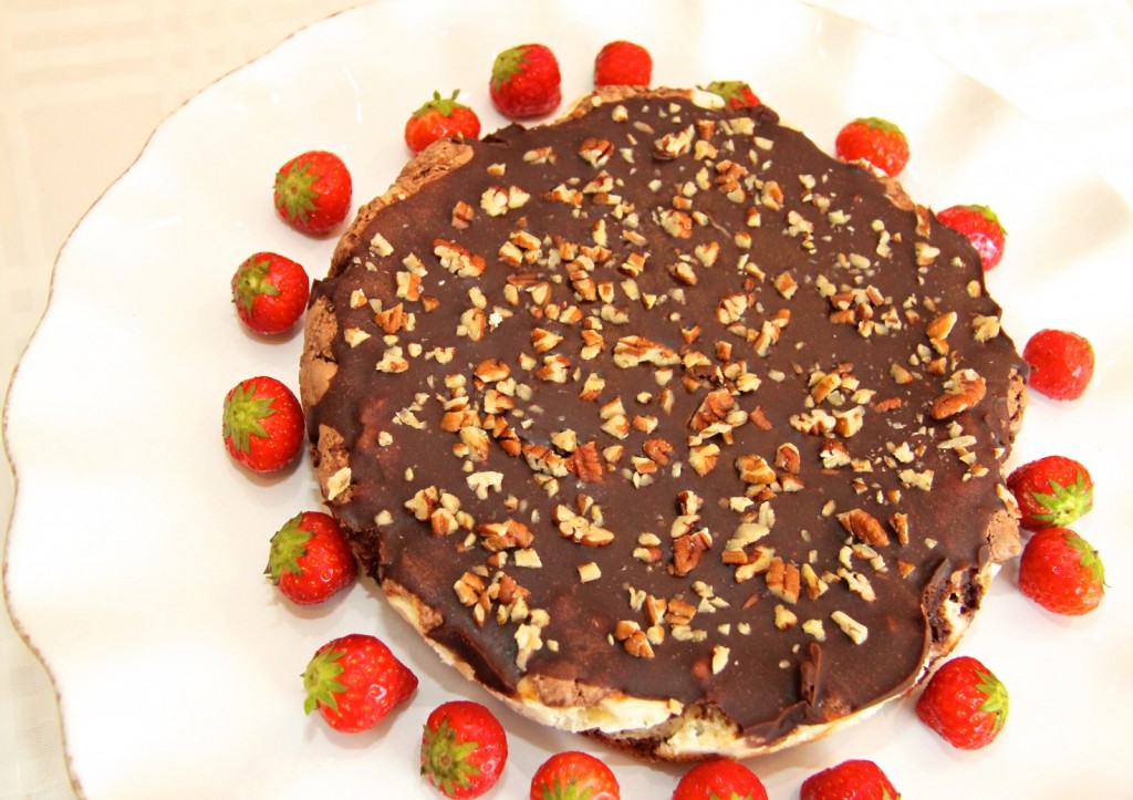 Brownie ostakaka með kasjúhnetum og karamellukremi