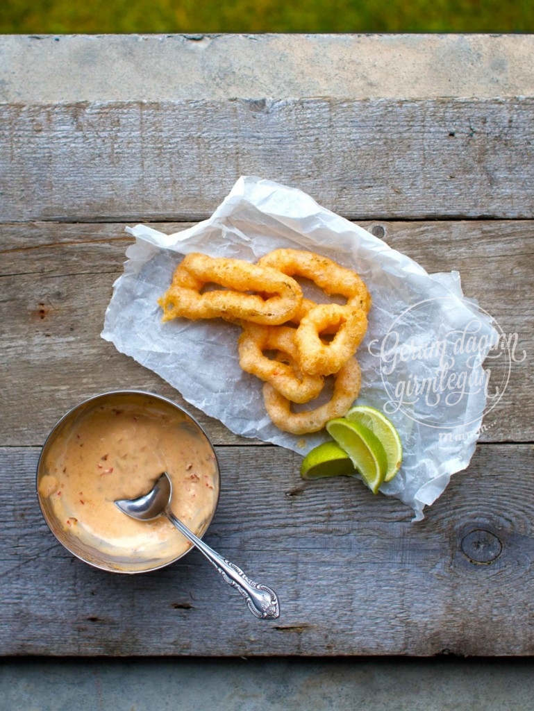 Smokkfiskur í tempura deigi með chilimajónesi