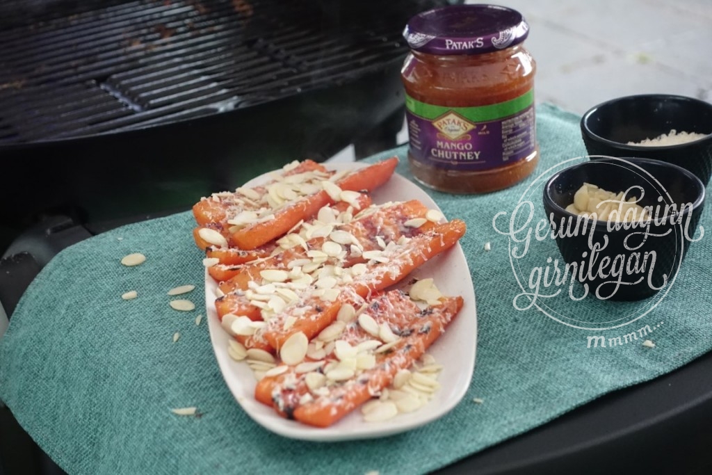 Grillaðar gulrætur í mangó chutney