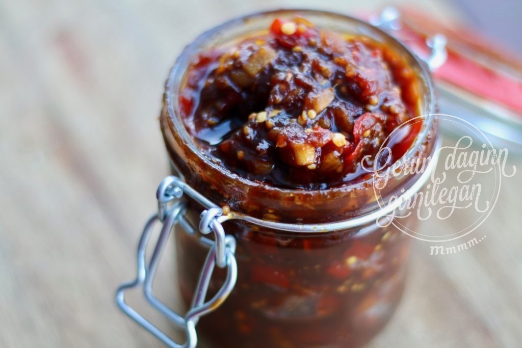 Tómata- og chilí chutney