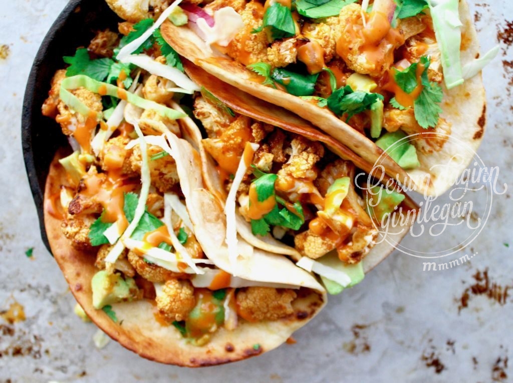 Spicy blómkáls taco með chilí mayo sósu
