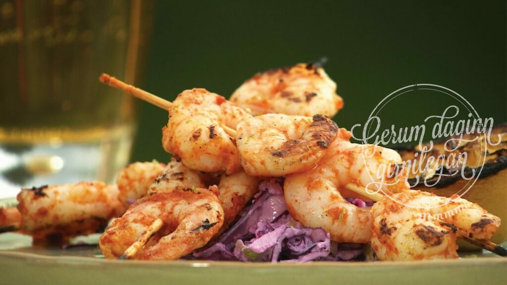 Tígrisrækjur í rauðu karrý með rauðkáls „coleslaw“