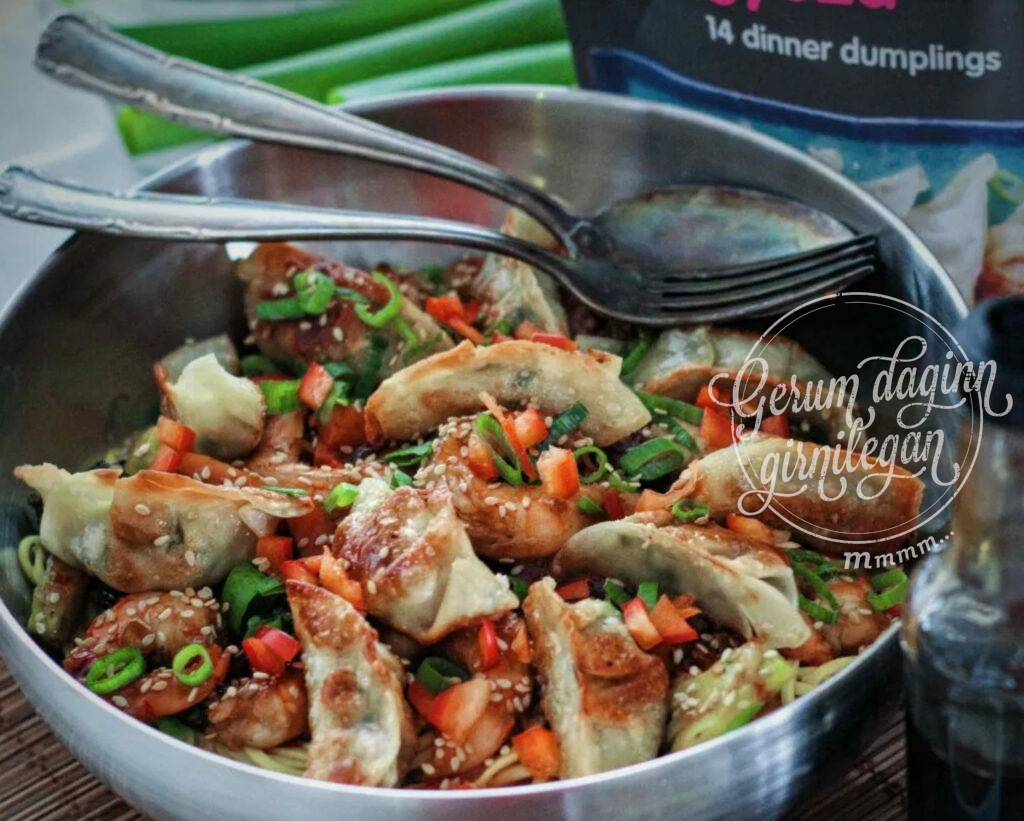 Rækju dumplings með risarækjum, eggjanúðlum og grænmeti