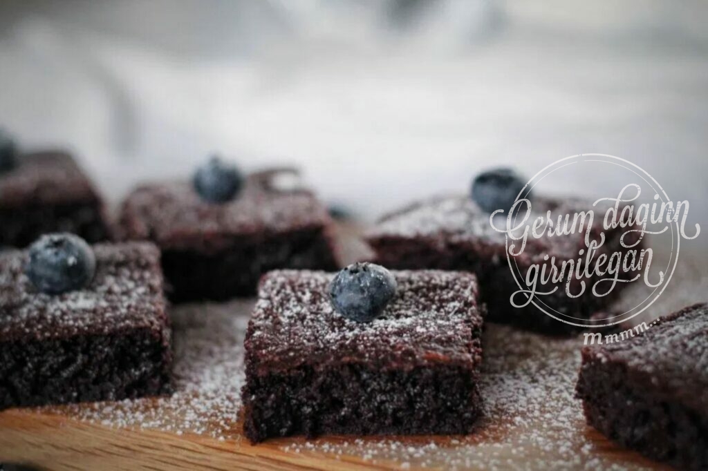 Djúsí og dökkar brownies með möndlu- & kókossmjöri