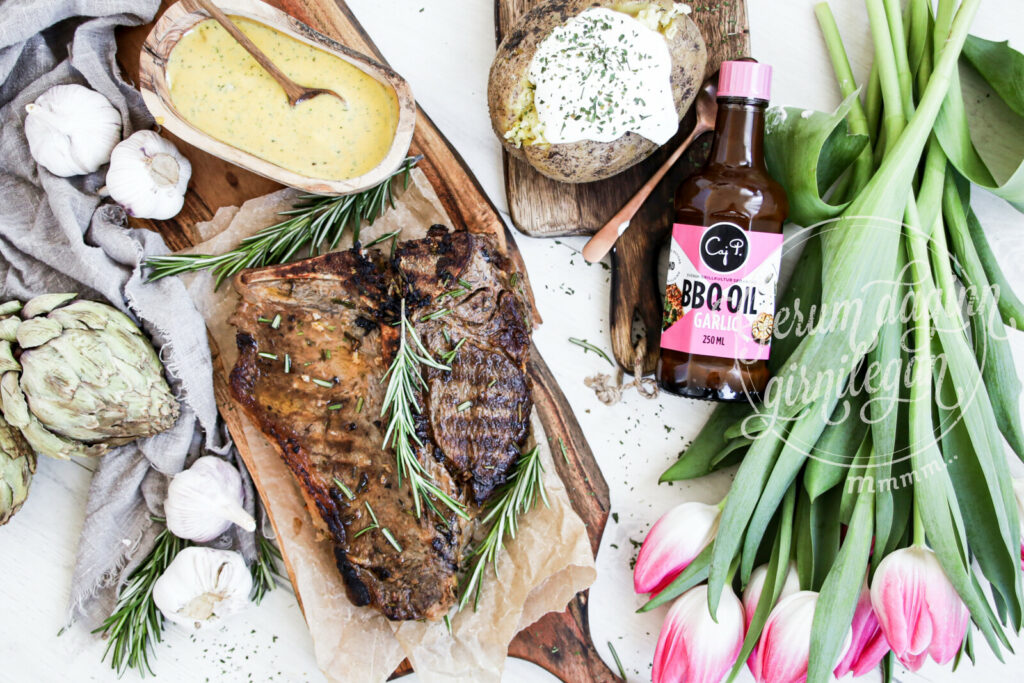 Marineruð T-bone steik með auðveldustu bernaise sósu í heimi