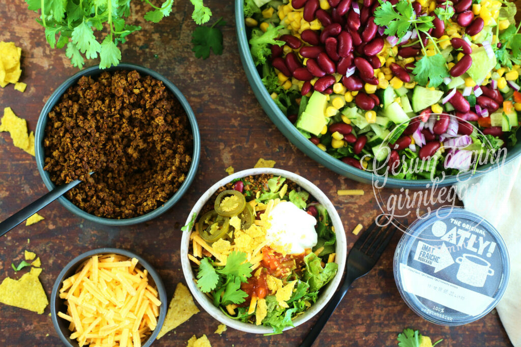 Mexíkóskt salat með Oatly sýrðum rjóma