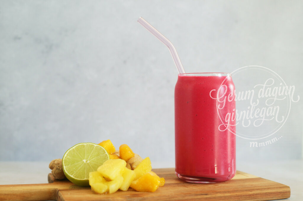 Ljúfur rauðrófusmoothie með ananas