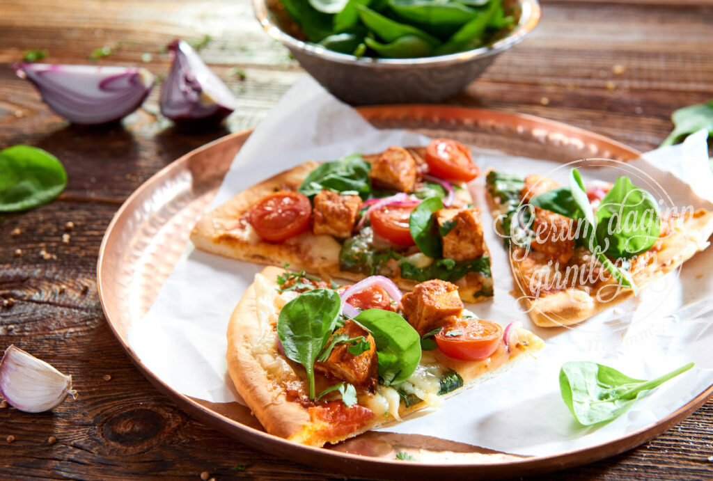 Butter Chicken Pizza