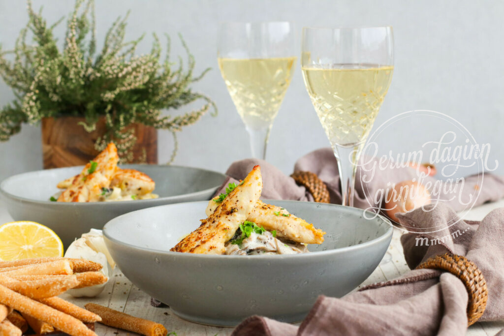 Kjúklingalundir á pastabeði