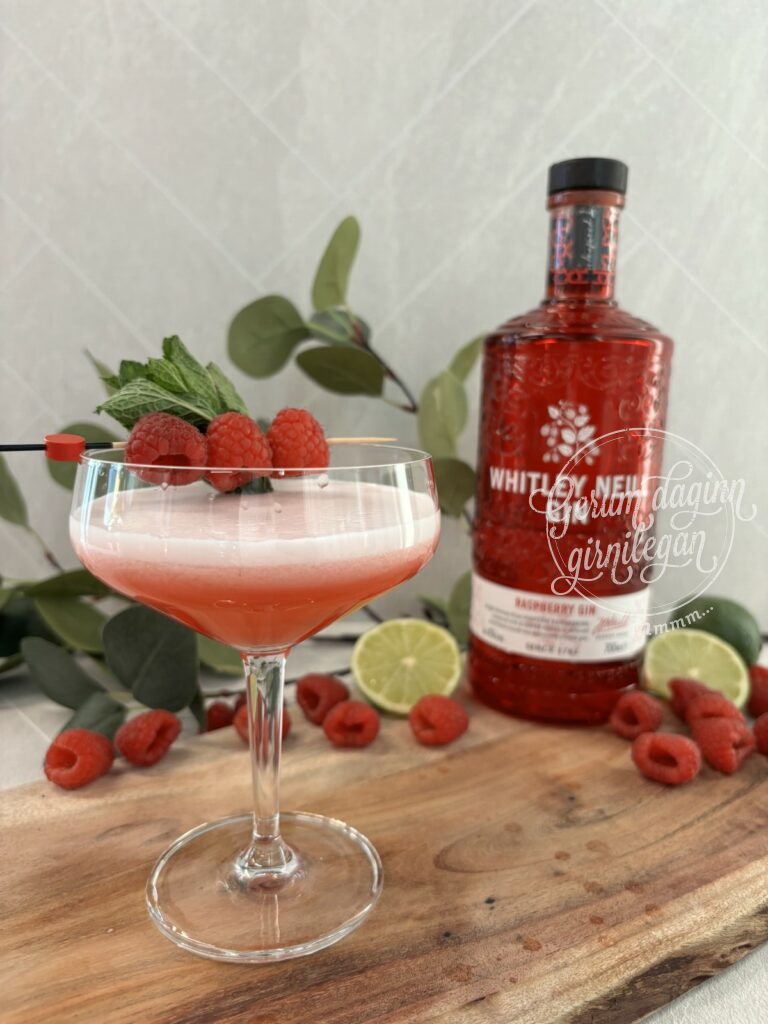 Raspberry gin sour