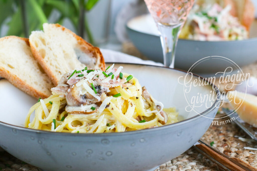 Tagliatelle með skinku og sveppum