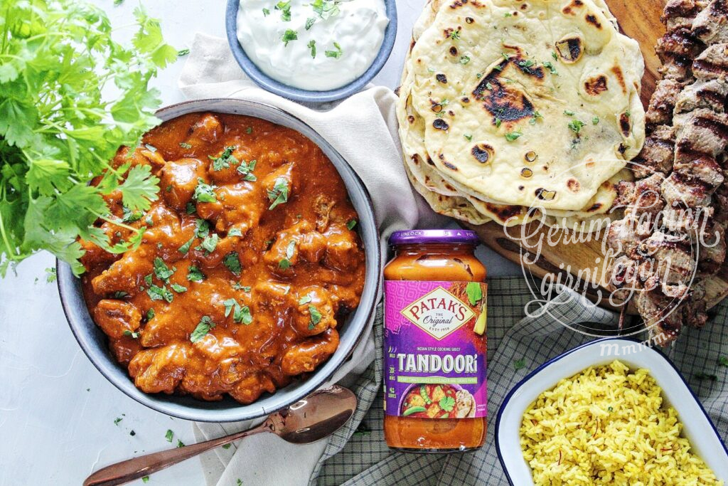 Tandoori lamb með saffran hrísgrjónum, heimagerðu naan brauði og jógúrtsósu