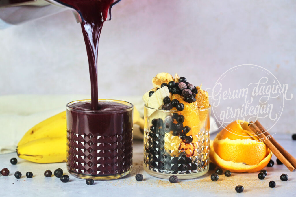Rauðrófusmoothie með bláberjum, appelsínum og kanil