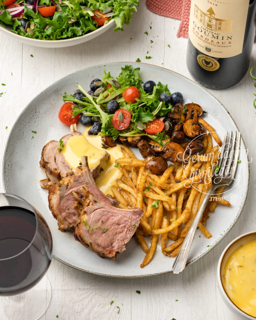 Marineruð lambakóróna með heimalagaðri bearnaise sósu og balsamic sveppum